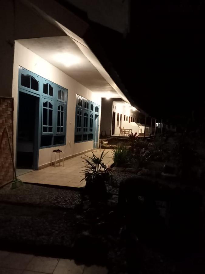 The Village Rua Beach Homestay Екстериор снимка