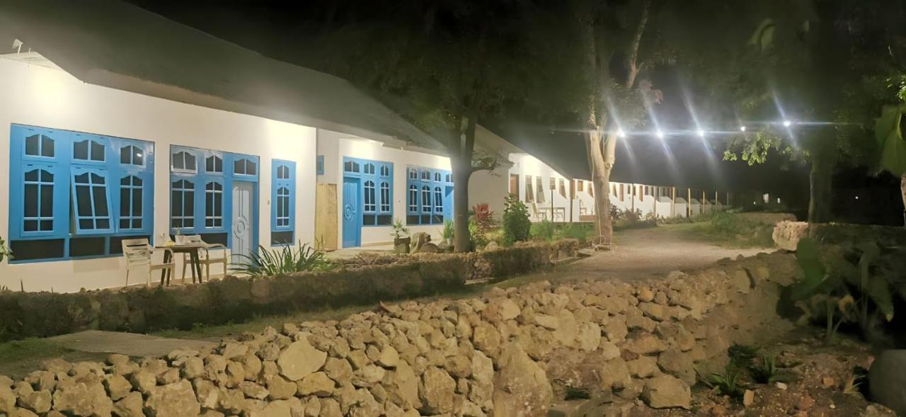 The Village Rua Beach Homestay Екстериор снимка